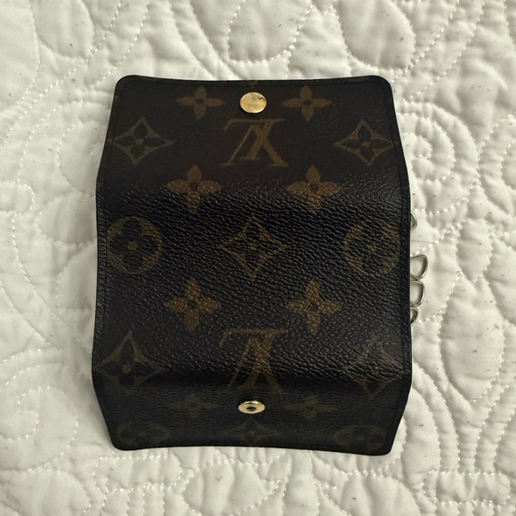 Louis Vuitton Monogram 4 Key Holder - Picture 1 of 2